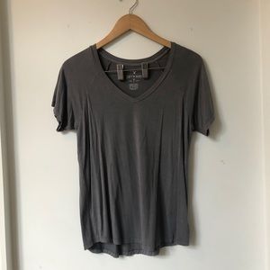 AE V-Neck Tee